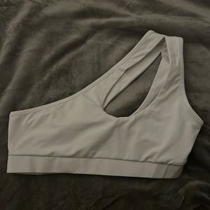 never worn sports bra